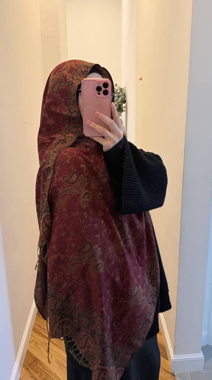 Платок темно-бордовый с узором пейсли